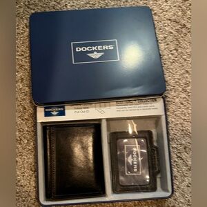 Dockers Black Leather Wallet and Card Holder